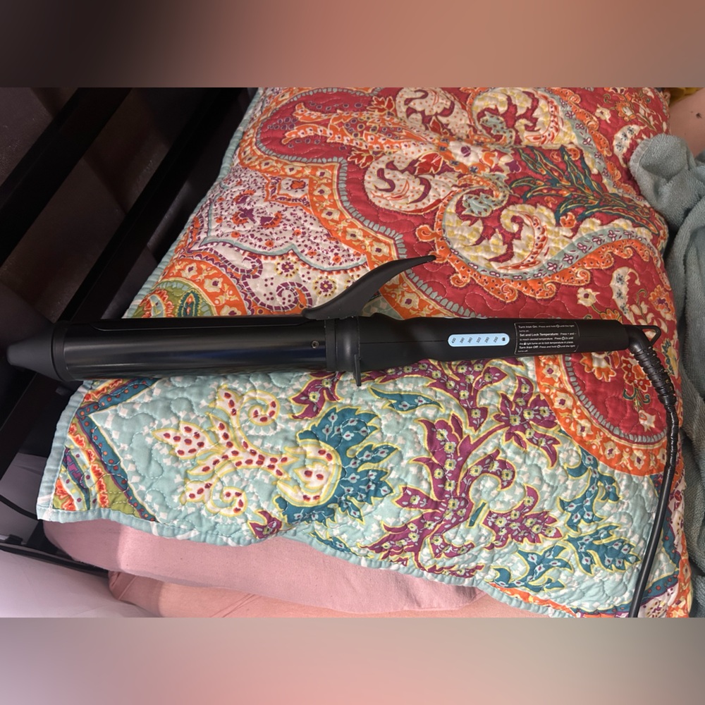 Black 1.5" Curling Wand Hair Tool - Compact Ceramic Barrel